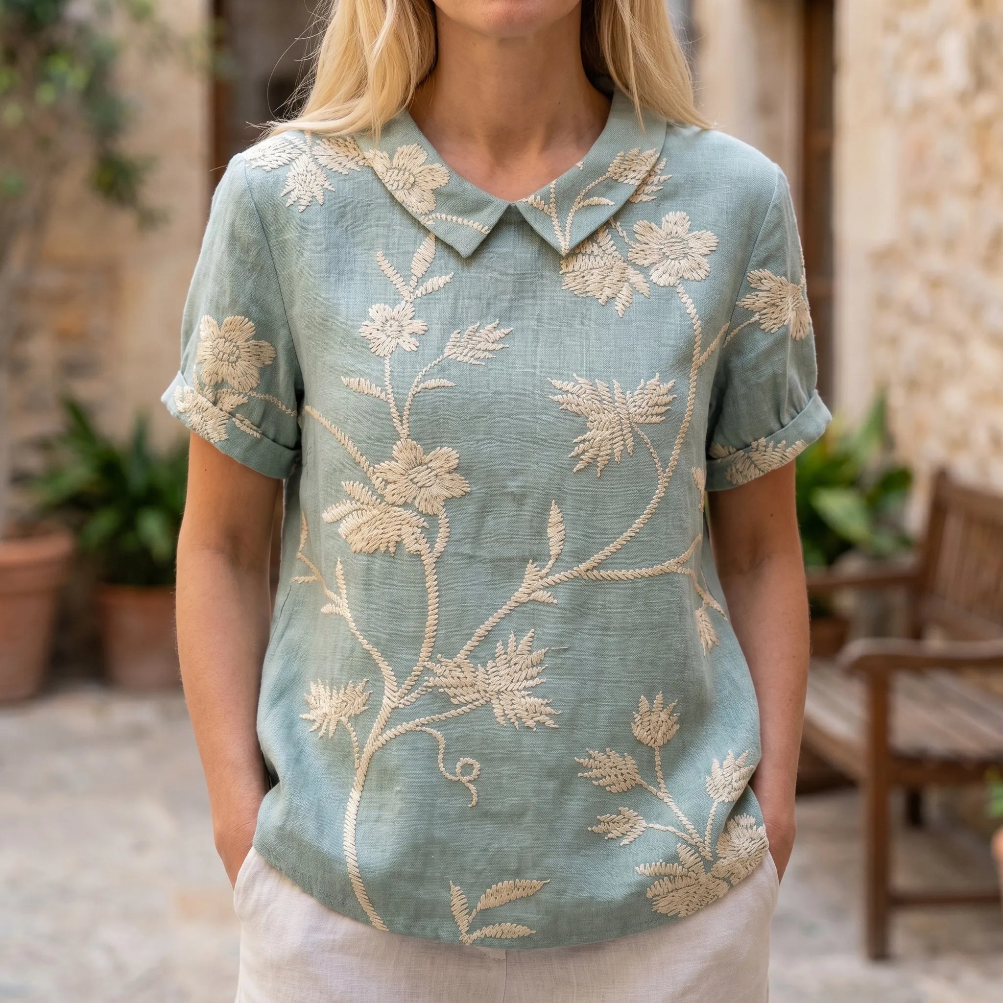 https://cdn.shopify.com/s/files/1/1058/4978/2597/files/Olyvia_-_Blouse_Tunique_Fluide_Pour_Femme_2.webp?v=1778079222
