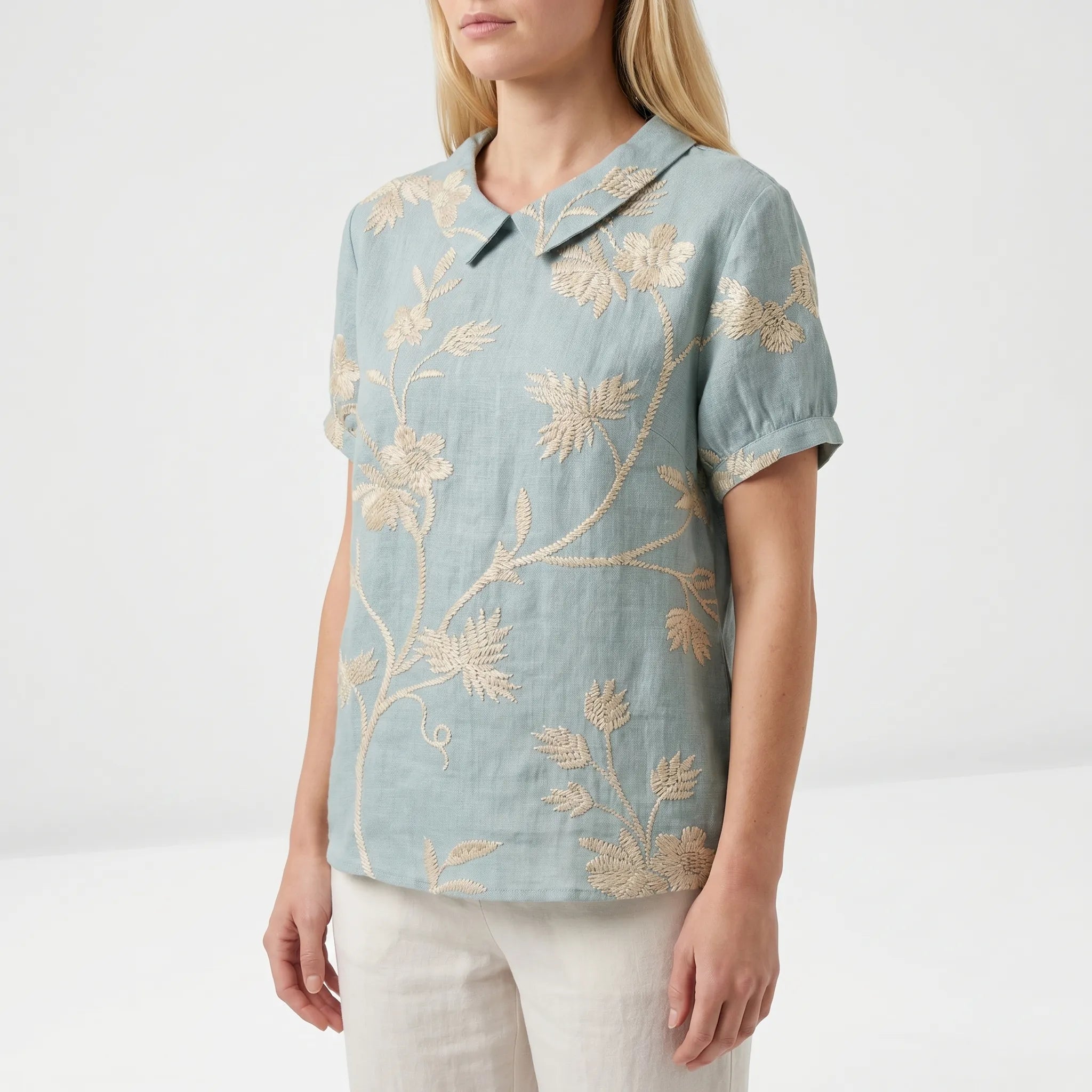 https://cdn.shopify.com/s/files/1/1058/4978/2597/files/Olyvia_-_Blouse_Tunique_Fluide_Pour_Femme_4.webp?v=1778079222